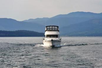 Dancing Loon cruising Prince of Wales Reach